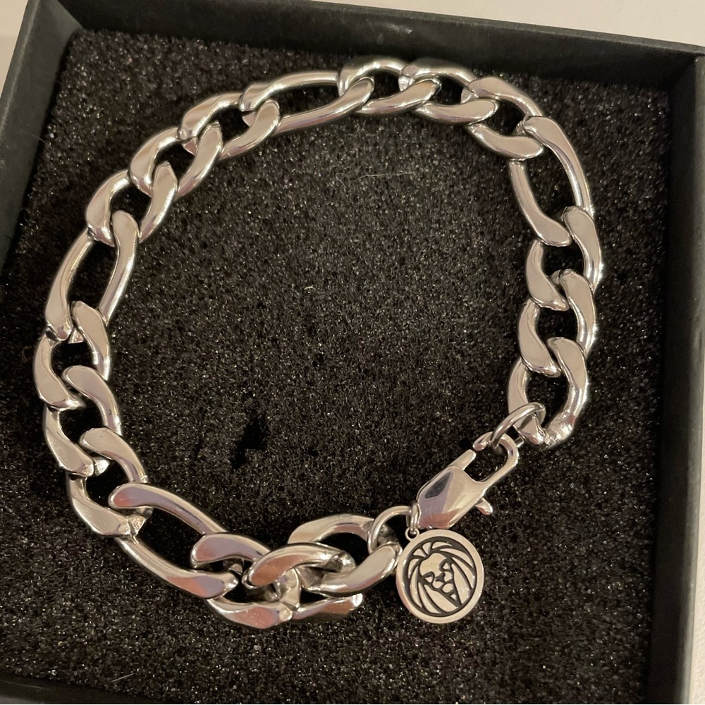 Unisex Silver Tone Figaro Chain Bracelet NIB